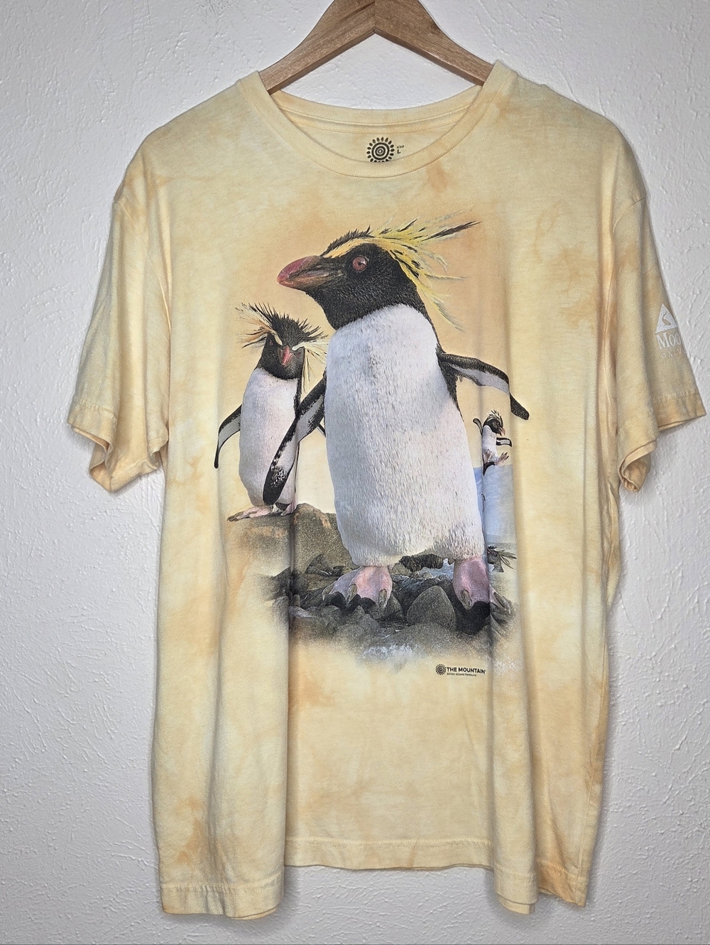 The Mountain Moody Gardens Penguin Graphic Tee Size L
